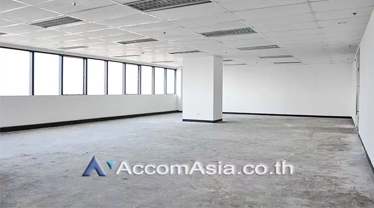 2  Office Space For Rent in Ratchadapisek ,Bangkok MRT Sutthisan at Muangthai Phatra Complex AA14818